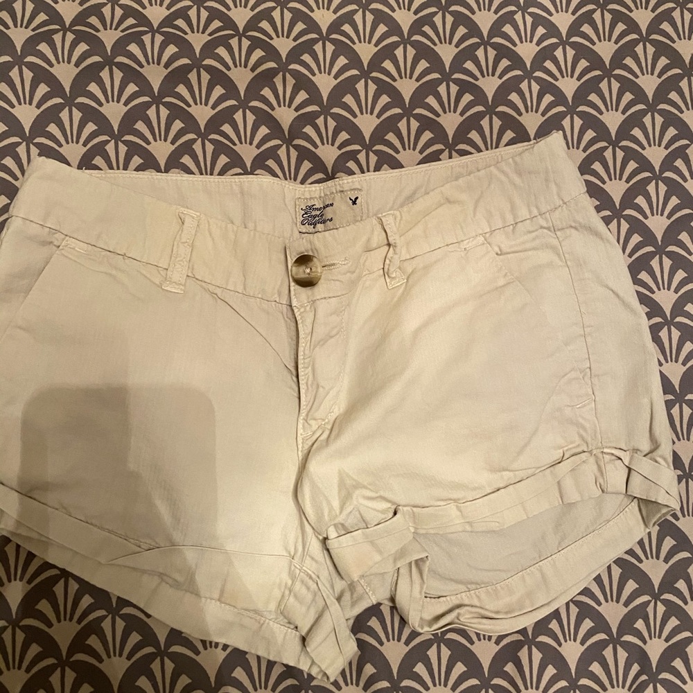 Cream American Eagle Shorts. Size 00